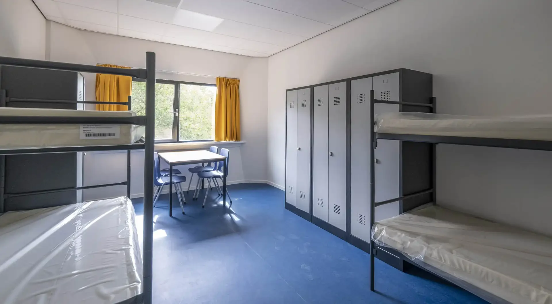 Transformatie van kantoorgebouw naar opvanglocatie asielzoekers-12