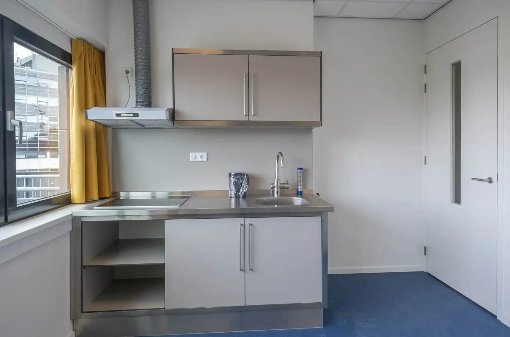 Transformatie van kantoorgebouw naar opvanglocatie asielzoekers-13