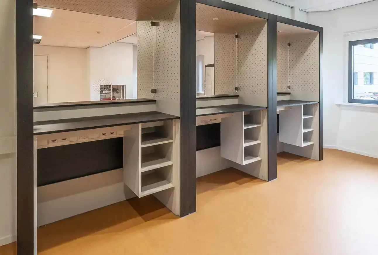 Transformatie van kantoorgebouw naar opvanglocatie asielzoekers-4-1