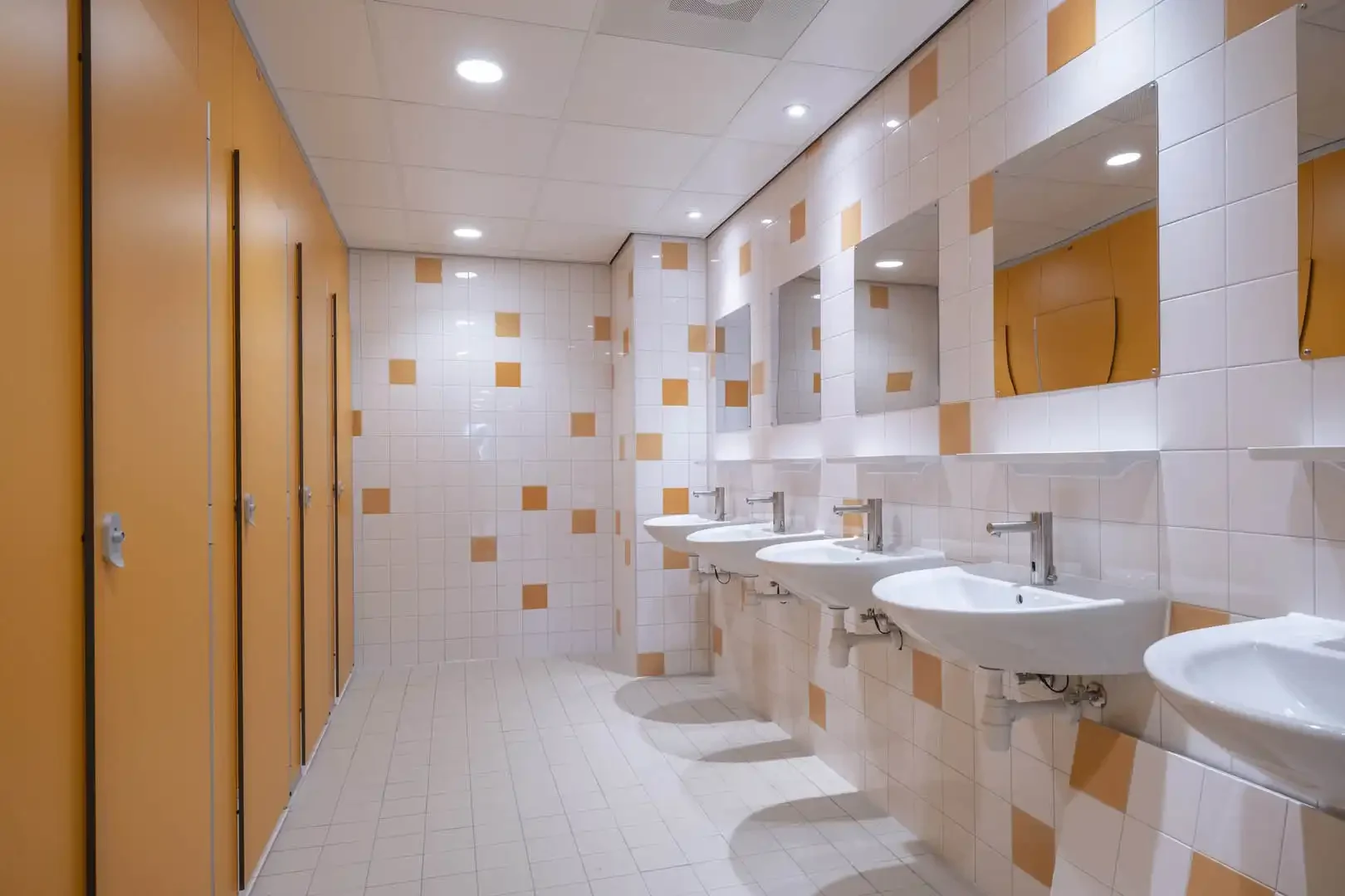 Transformatie van kantoorgebouw naar opvanglocatie asielzoekers-5