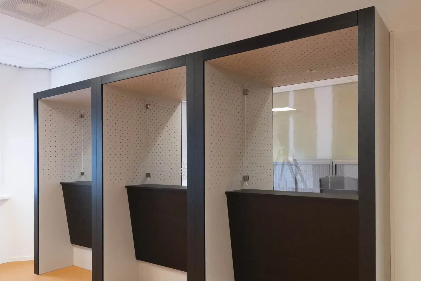 Transformatie van kantoorgebouw naar opvanglocatie asielzoekers-7